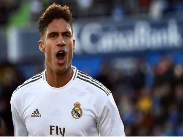 Trung vệ Raphael Varane