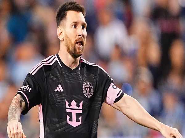 So sánh lương của Messi ở Miami với thời PSG và Barcelona