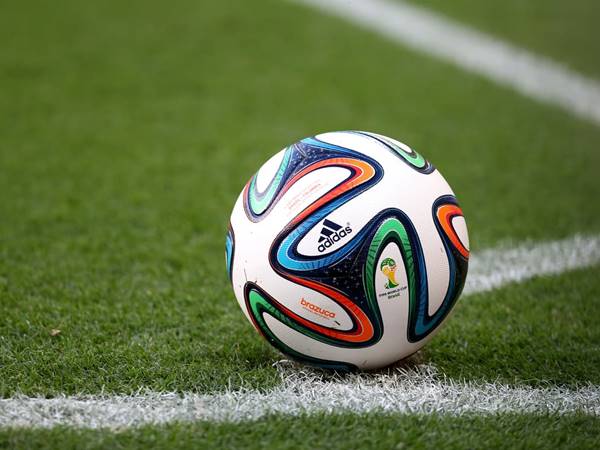 Bạn có biết quả bóng tiêu chuẩn FIFA nặng bao nhiêu?