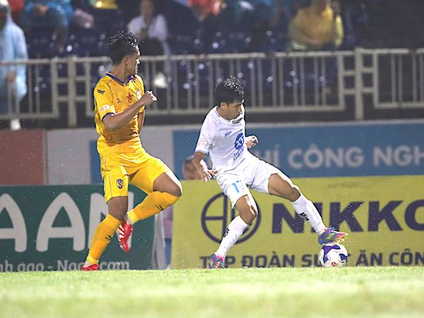 Tin V-League: Cuộc đua trụ hạng sẽ như thế nào?
