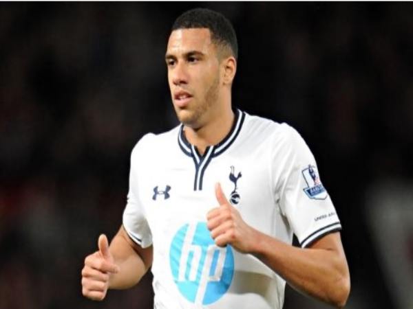 Tiền vệ Etienne Capoue