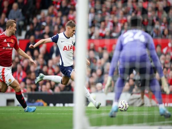 Những tiền vệ từng gây thất vọng cho CLB Tottenham