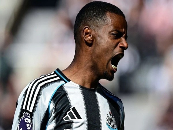 Thị trường chuyển nhượng: Thế bí của Newcastle
