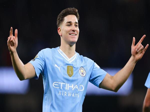 Julián Álvarez tiền đạo man city hiện đại