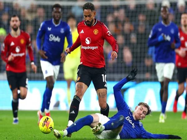 Tin MU: Cunha được Carrick khen ngợi vì tinh thần phòng ngự