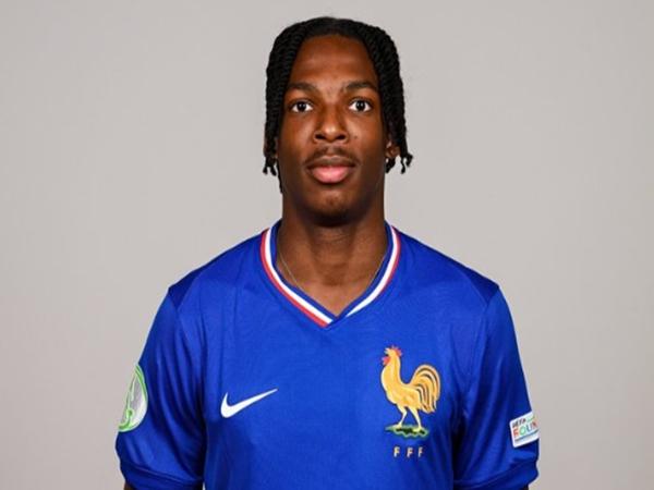 Tin Liverpool: Chiêu mộ trung vệ Jeremy Jacquet từ Rennes