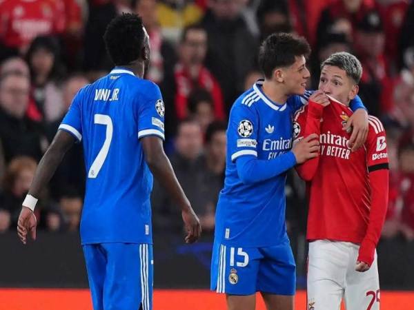 Bóng đá QT: Benfica của HLV Mourinho bị phạt nặng