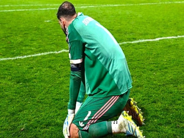 BĐ Ý: Bóng đá Italy trượt dài từ đỉnh cao World Cup